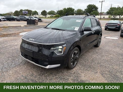 Used 2023 Kia Niro Wave w/ Wave Preserve Package FWD image 3