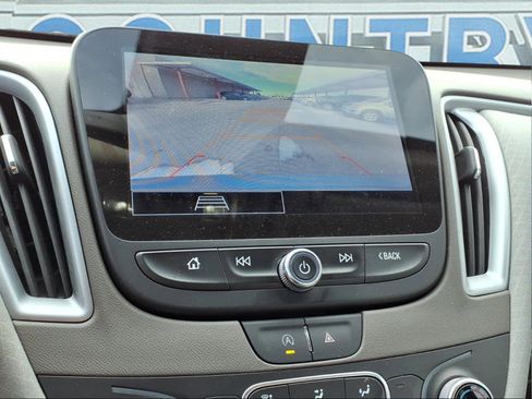 Used 2024 Chevrolet Malibu LT image 17