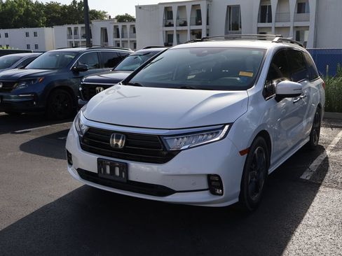 Used 2022 Honda Odyssey Elite image 3