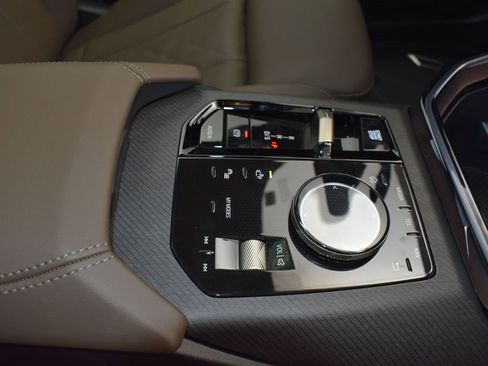 Used 2025 BMW X3 xDrive30i w/ Premium Package image 27