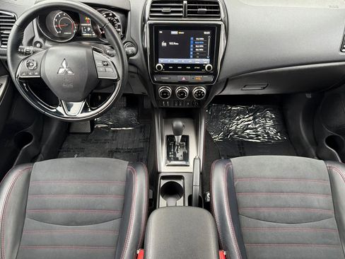 Used 2024 Mitsubishi Outlander Sport SE image 3