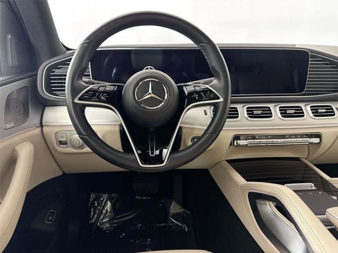 Used 2025 Mercedes-Benz GLE 350 4MATIC image 32