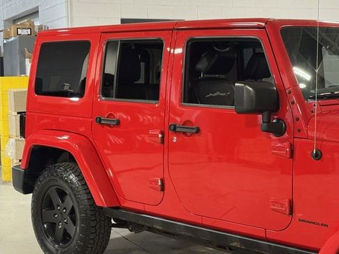 Used 2015 Jeep Wrangler Unlimited Sahara AWD/4WD image 6
