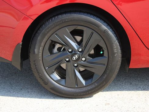 Used 2023 Hyundai Elantra SEL FWD image 29