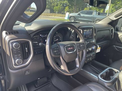 Used 2022 GMC Sierra 2500 AT4 w/ AT4 Premium Plus Package AWD/4WD image 10