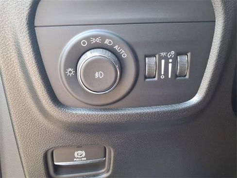 New 2025 Jeep Grand Cherokee L Limited w/ Black Appearance Package image 23