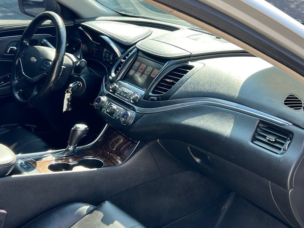 Used 2015 Chevrolet Impala LT w/ Convenience Package FWD image 21