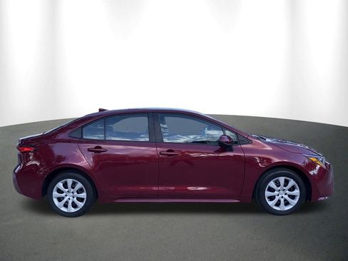 Used 2022 Toyota Corolla LE image 39