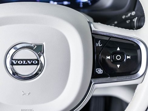 Used 2023 Volvo XC90 B6 Plus AWD/4WD image 10