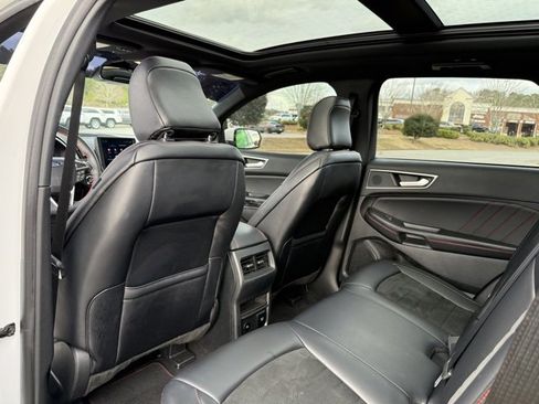 Used 2024 Ford Edge ST-Line image 29