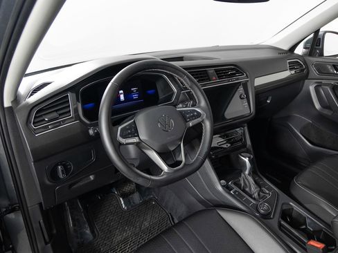 Used 2022 Volkswagen Tiguan SE AWD/4WD image 13
