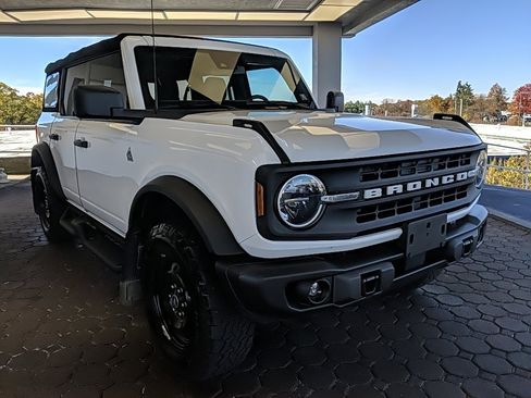 Certified 2022 Ford Bronco Black Diamond image 3