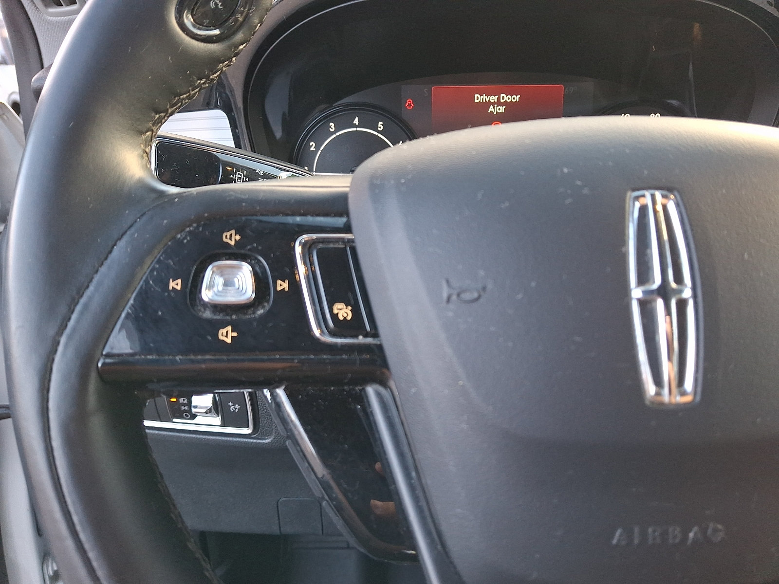 Used 2020 Lincoln Corsair AWD image 23