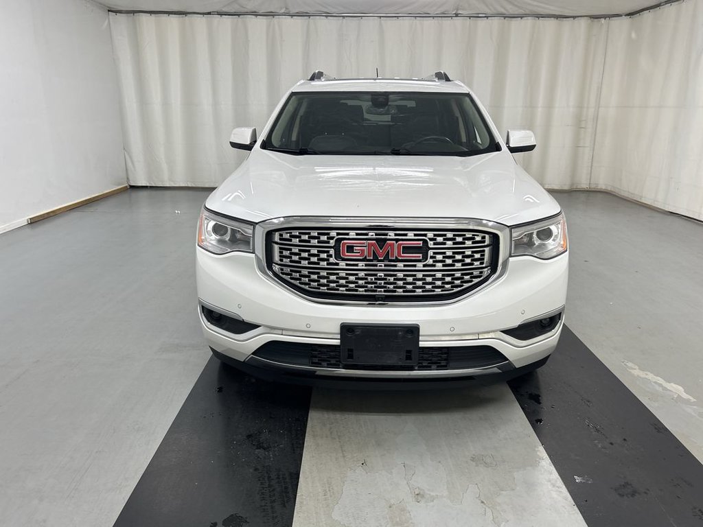 Used 2019 GMC Acadia Denali w/ Technology Package AWD/4WD image 3