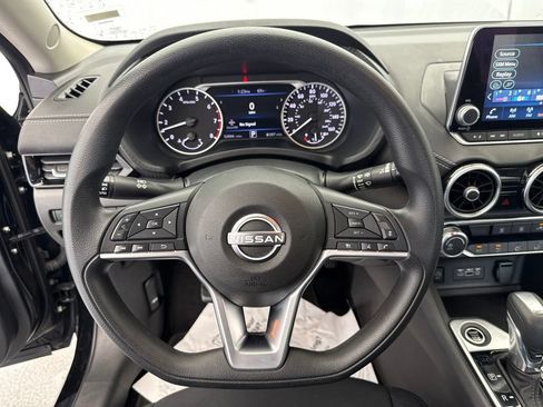 Used 2024 Nissan Sentra SV FWD image 26
