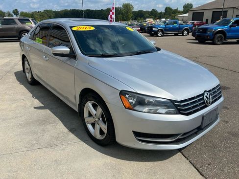 Used 2013 Volkswagen Passat TDI SE FWD image 3