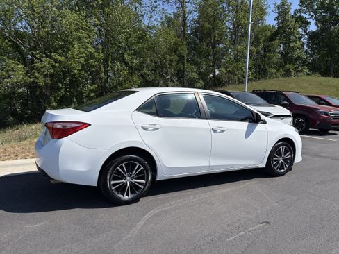 Used 2018 Toyota Corolla LE w/ LE Premium Package w/Moonroof FWD image 8