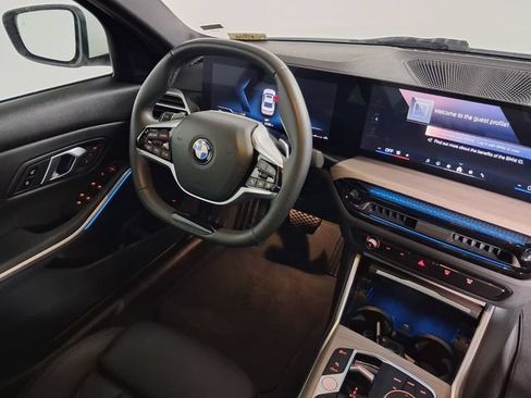 Used 2025 BMW 330i Sedan w/ Convenience Package RWD image 17