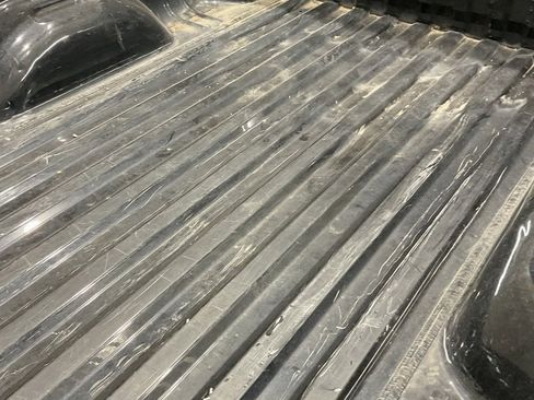 Used 2022 Chevrolet Colorado LT w/ Fleet Safety Package image 21