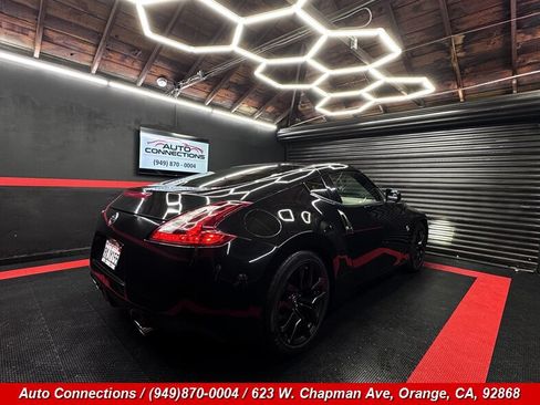 Used 2020 Nissan 370Z Coupe RWD image 3