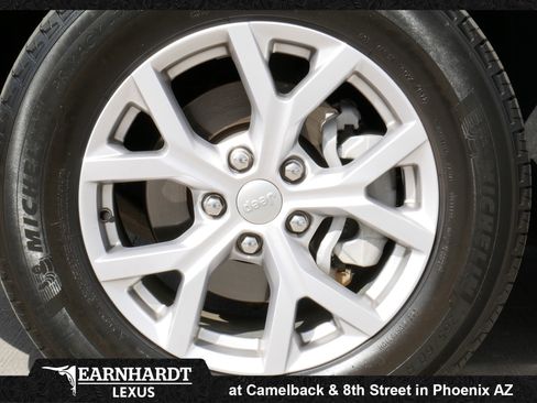 Used 2022 Jeep Grand Cherokee Limited image 19