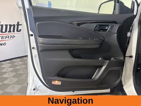 Used 2023 Honda Passport Elite image 9