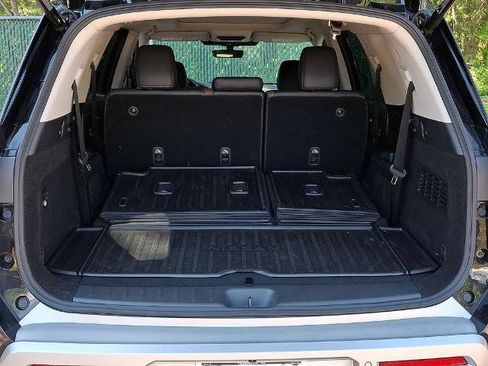 Certified 2025 Nissan Pathfinder Platinum w/ Cargo Package AWD/4WD image 30
