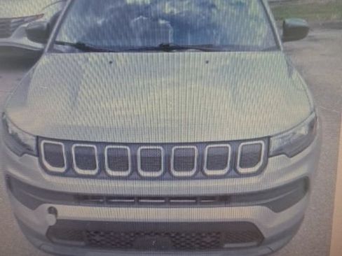 Used 2022 Jeep Compass Sport FWD image 4