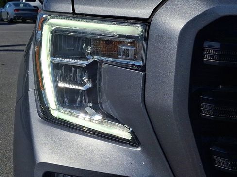 Used 2021 GMC Sierra 1500 Elevation image 9