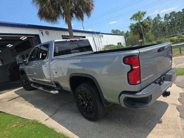 Used 2025 Chevrolet Silverado 2500 High Country w/ High Country Premium Package AWD/4WD image 7