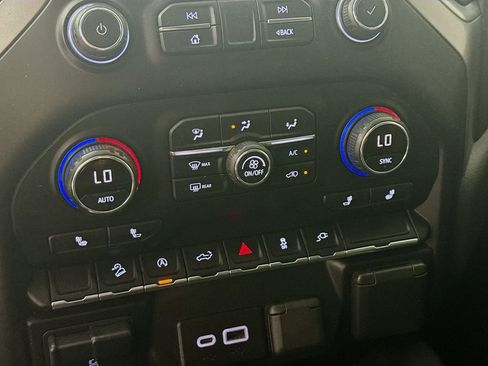 Used 2020 Chevrolet Silverado 1500 LT Trail Boss image 15