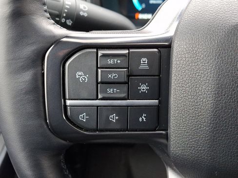 Certified 2025 Ford F450 Platinum w/ FX4 Off-Road Package image 28