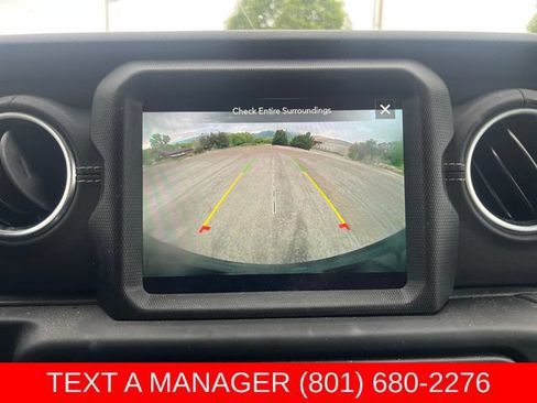 Used 2022 Jeep Wrangler Unlimited Sahara w/ Cold Weather Group AWD/4WD image 25