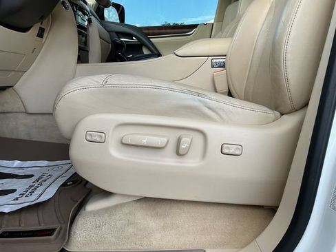 Used 2016 Lexus LX 570 4WD w/ Luxury Package image 15