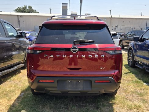 Used 2023 Nissan Pathfinder SV FWD image 5