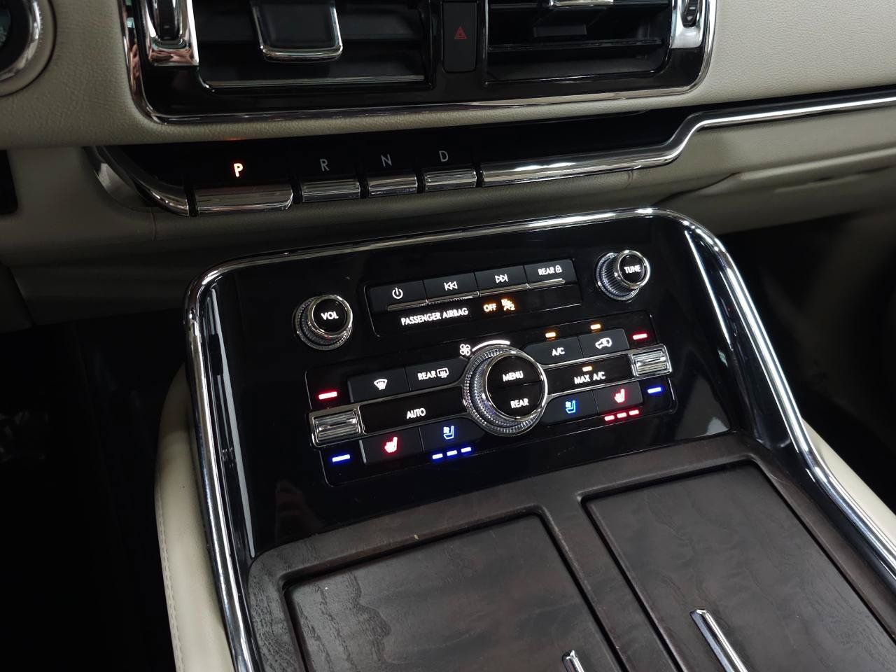 Used 2018 Lincoln Navigator Reserve w/ Technology Package AWD/4WD image 33