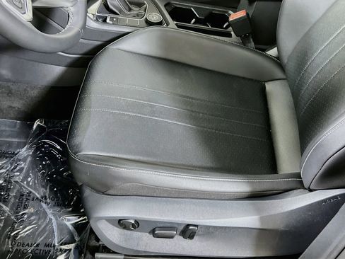 Used 2022 Volkswagen Tiguan SE AWD/4WD image 18
