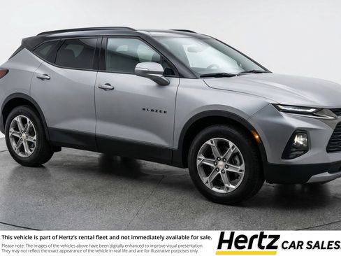 Used 2025 Chevrolet Blazer LT FWD image 1