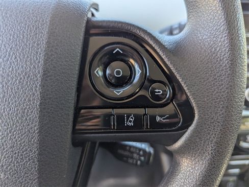 Certified 2020 Toyota Prius LE image 30