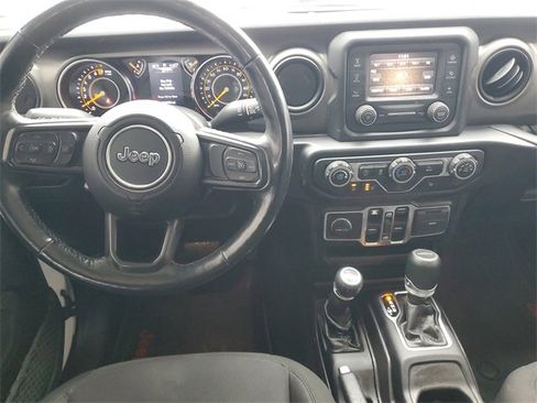 Used 2021 Jeep Gladiator Willys image 11