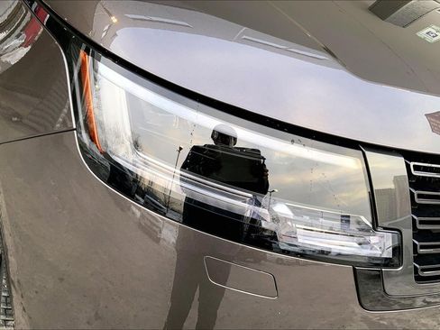 New 2026 Land Rover Range Rover Long Wheelbase SE image 13