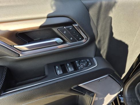 Used 2024 GMC Sierra 2500 Denali w/ Denali Reserve Package image 12