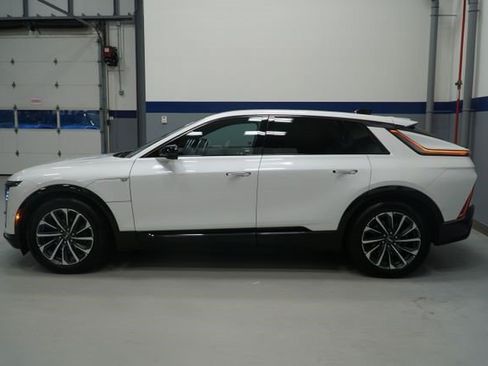 Certified 2024 Cadillac Lyriq Sport AWD/4WD image 2