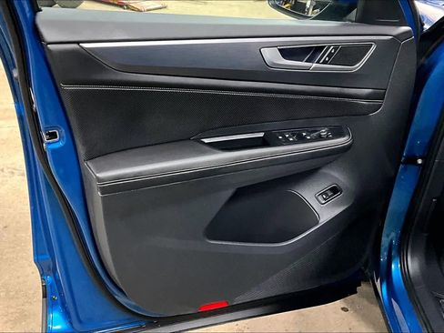 Used 2025 Volkswagen Atlas Cross Sport SE image 20