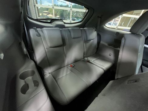 Used 2019 Toyota Highlander XLE FWD image 32
