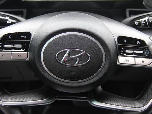 Used 2021 Hyundai Elantra SEL w/ Convenience Package FWD image 25