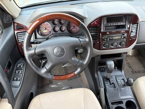 Used 2002 Mitsubishi Montero Limited AWD/4WD image 9