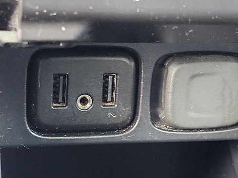 Used 2019 Buick Encore Sport Touring image 22