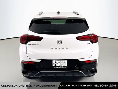 Used 2015 Nissan Rogue SV AWD/4WD image 6