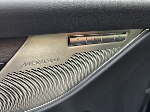 Used 2023 Jaguar F-PACE S image 17